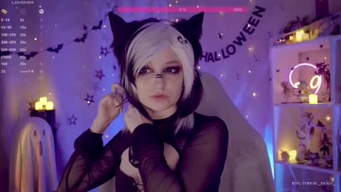 Snapshot of vronnier chatting on 10/31/25, 07:04 vronnier online show from 10/31/25, 07:04