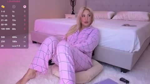 Snapshot of vsunshiny chatting on 09/13/25, 10:53 Sunshiny online show from 09/13/25, 10:53