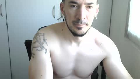 Snapshot of vulgarismagistral15 chatting on 11/04/25, 09:14 Vulgaris online show from 11/04/25, 09:14