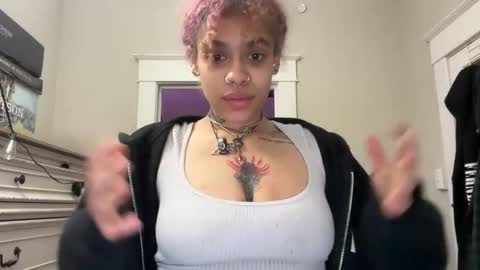 Snapshot of vveejay48826 chatting on 10/27/25, 08:51 vveejay online show from 10/27/25, 08:51