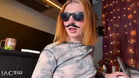 Snapshot of vynila chatting on 06/18/26, 04:44 ILONA A week goal new laptop online show from 06/18/26, 04:44