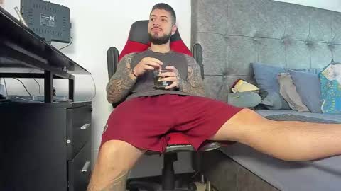 vyxen_ online show from 02/04/26, 12:22