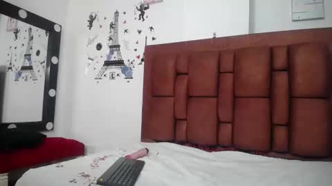 Zafiroo online show from 02/24/26, 04:21