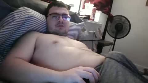 Snapshot of wa77276 chatting on 11/17/25, 03:40 wa77276 online show from 11/17/25, 03:40