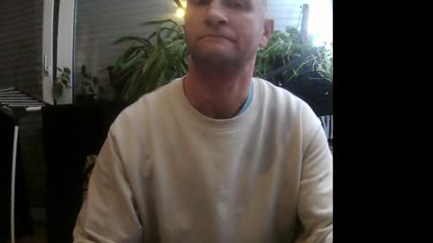 Snapshot of wailersgun chatting on 12/23/24, 10:23 wailersgun online show from 12/23/24, 10:23