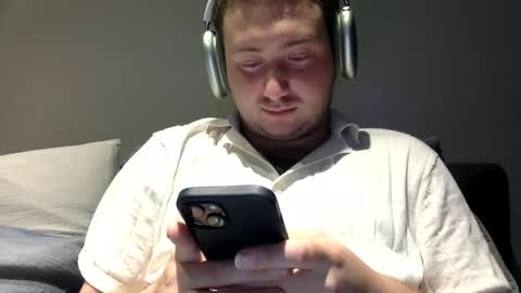 Snapshot of wakandaforever9 chatting on 09/24/25, 02:26 wowaweeman online show from 09/24/25, 02:26