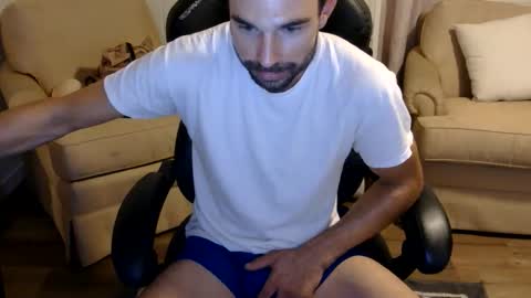 Snapshot of waketomyd chatting on 11/24/25, 04:01 WakeToMyD online show from 11/24/25, 04:01