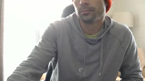 Snapshot of waketomyd chatting on 11/28/25, 07:27 WakeToMyD online show from 11/28/25, 07:27