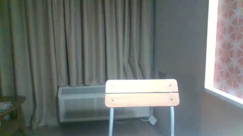 Snapshot of waketomyd chatting on 12/17/25, 04:07 WakeToMyD online show from 12/17/25, 04:07