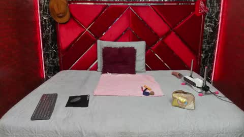 waleska   online show from 11/11/25, 12:05