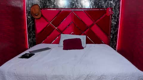 waleska   online show from 11/23/25, 12:05