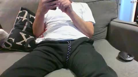 Snapshot of walker033 chatting on 12/31/24, 02:36 walker033 online show from 12/31/24, 02:36