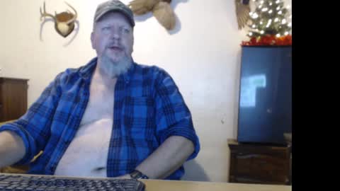 Snapshot of walkingbird chatting on 12/13/24, 10:55 walkingbird online show from 12/13/24, 10:55