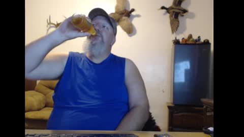 Snapshot of walkingbird chatting on 10/19/25, 08:09 walkingbird online show from 10/19/25, 08:09