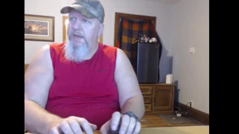 Snapshot of walkingbird chatting on 11/24/25, 09:47 walkingbird online show from 11/24/25, 09:47