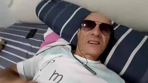 walleja online show from 09/15/25, 02:50