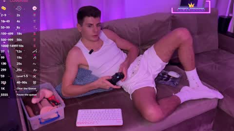 Snapshot of walt_enjoy chatting on 02/18/25, 10:36 Walt Enjoy online show from 02/18/25, 10:36