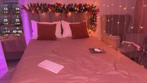 Snapshot of walt_enjoy chatting on 12/14/25, 04:01 Walt Enjoy online show from 12/14/25, 04:01