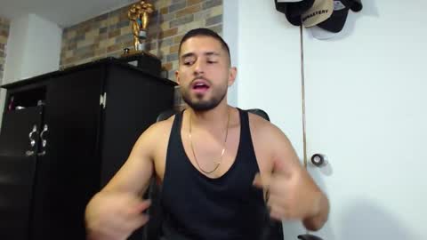 Snapshot of walter_brownn01 chatting on 12/17/25, 11:11 WALTER BROWN online show from 12/17/25, 11:11