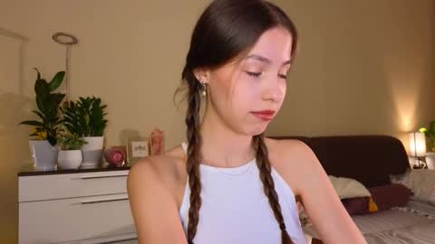 Snapshot of wanda_robinson chatting on 10/18/25, 06:30 Wendy. Hello Honeys Ill see you 2nd 5th 7th this week love you3 online show from 10/18/25, 06:30