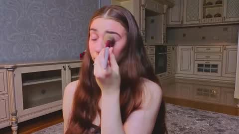 Snapshot of wandabraund chatting on 09/11/25, 03:17 hello guys im Lilian online show from 09/11/25, 03:17