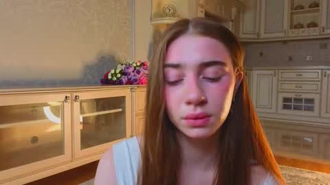 Snapshot of wandabraund chatting on 09/22/25, 03:08 hello guys im Lilian online show from 09/22/25, 03:08