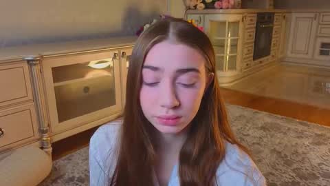 Snapshot of wandabraund chatting on 10/14/25, 03:18 hello guys im Lilian online show from 10/14/25, 03:18