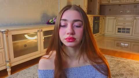 Snapshot of wandabraund chatting on 10/31/25, 03:18 hello guys im Lilian online show from 10/31/25, 03:18