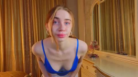 Snapshot of wandabraund chatting on 11/11/25, 03:06 hello guys im Lilian online show from 11/11/25, 03:06