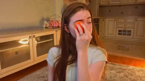 Snapshot of wandabraund chatting on 11/26/25, 03:07 hello guys im Lilian online show from 11/26/25, 03:07