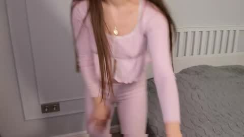 wandaburn online show from 12/06/24, 04:25