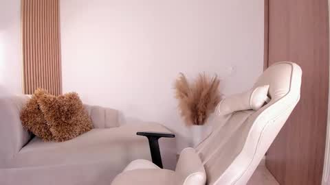 Snapshot of wandathompson_ chatting on 02/19/25, 05:16 Wanda online show from 02/19/25, 05:16