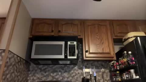 Snapshot of wanderlustjade chatting on 12/05/24, 02:20 Jade Adonis online show from 12/05/24, 02:20