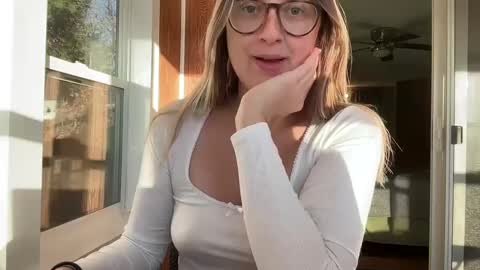 Snapshot of wanderlustjade chatting on 12/05/24, 02:00 Jade Adonis online show from 12/05/24, 02:00