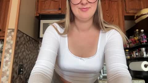 Snapshot of wanderlustjade chatting on 12/05/24, 05:06 Jade Adonis online show from 12/05/24, 05:06