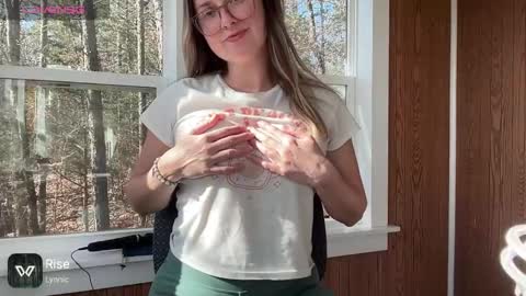 Snapshot of wanderlustjade chatting on 12/10/24, 05:33 Jade Adonis online show from 12/10/24, 05:33