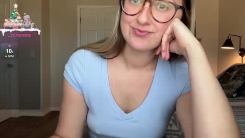 Snapshot of wanderlustjade chatting on 12/19/24, 05:08 Jade Adonis online show from 12/19/24, 05:08