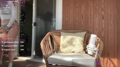 Snapshot of wanderlustjade chatting on 01/03/25, 05:53 Jade Adonis online show from 01/03/25, 05:53