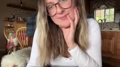 Snapshot of wanderlustjade chatting on 01/06/25, 06:31 Jade Adonis online show from 01/06/25, 06:31