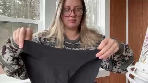 Snapshot of wanderlustjade chatting on 01/07/25, 05:31 Jade Adonis online show from 01/07/25, 05:31