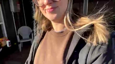 Snapshot of wanderlustjade chatting on 01/13/25, 09:09 Jade Adonis online show from 01/13/25, 09:09