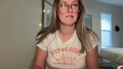 Snapshot of wanderlustjade chatting on 01/20/25, 03:50 Jade Adonis online show from 01/20/25, 03:50