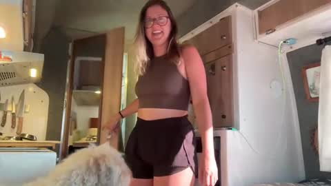 Snapshot of wanderlustjade chatting on 03/12/25, 01:19 Jade Adonis online show from 03/12/25, 01:19