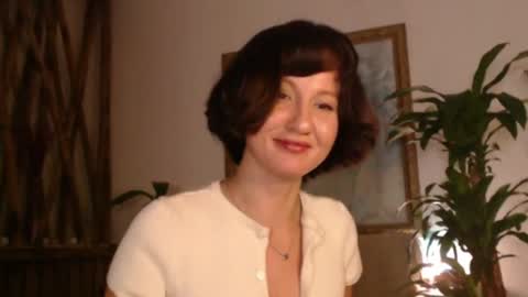 Snapshot of wanderwhitch chatting on 06/11/26, 02:53 Miya online show from 06/11/26, 02:53