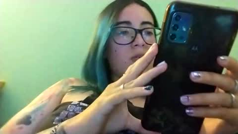 Snapshot of waningrosee chatting on 01/02/25, 10:33 Waningrose Lu online show from 01/02/25, 10:33