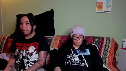 Snapshot of waningrosee chatting on 02/19/25, 04:23 Waningrose Lu online show from 02/19/25, 04:23