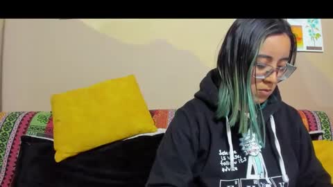 Snapshot of waningrosee chatting on 10/12/25, 11:04 Waningrose Lu online show from 10/12/25, 11:04