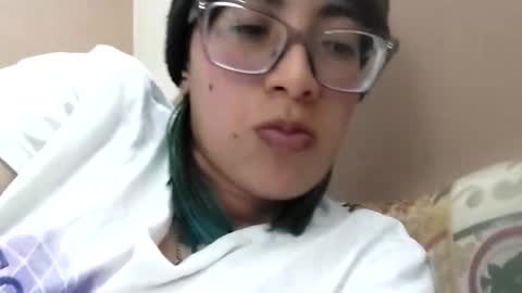 Snapshot of waningrosee chatting on 10/19/25, 11:27 Waningrose Lu online show from 10/19/25, 11:27