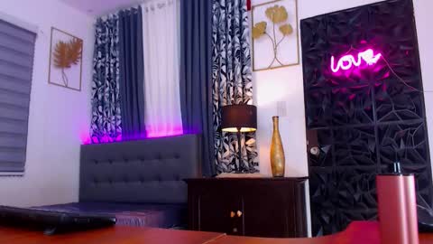 Snapshot of wantedsugar_ chatting on 02/09/25, 03:23 Galems online show from 02/09/25, 03:23