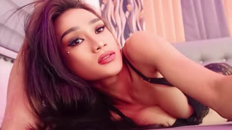 Snapshot of wantedsugar_ chatting on 03/06/25, 10:52 Galems online show from 03/06/25, 10:52